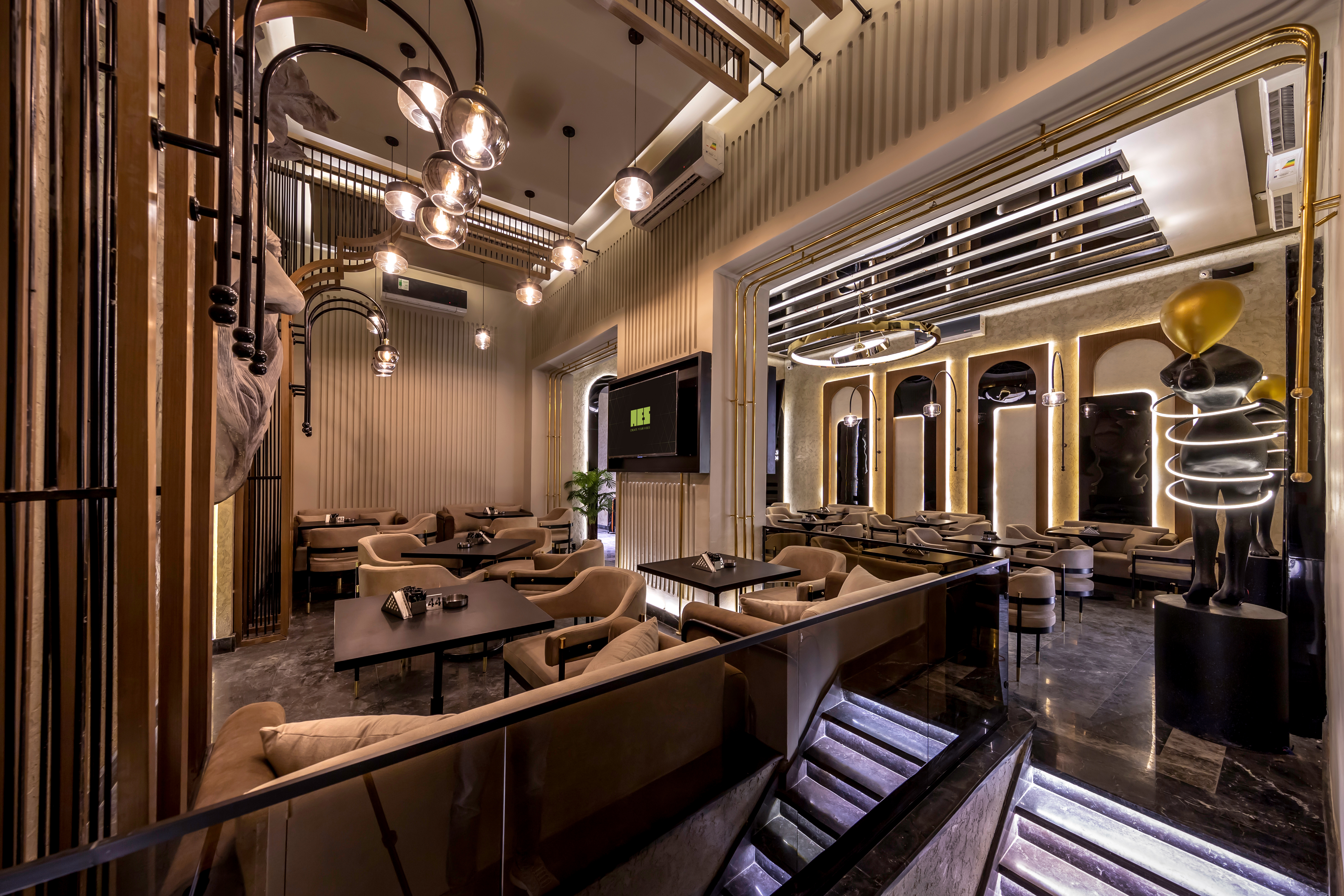Savoy — view 4